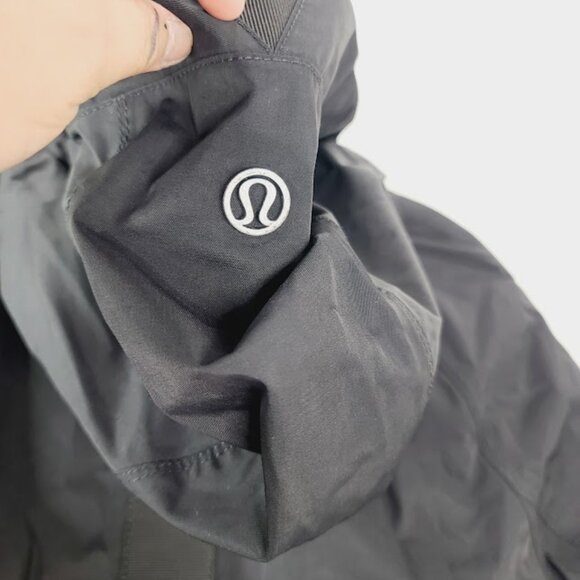 Lululemon Women's Black Rain Rebel Hooded Classic Rain Jacket Size 4 - Picture 5 of 7